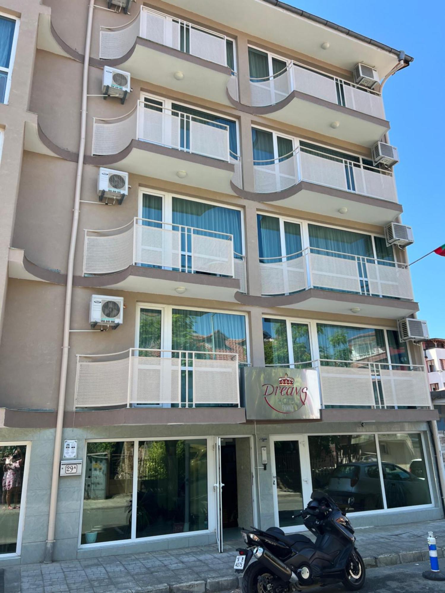 Dreams Family Hotel Nesebar Buitenkant foto
