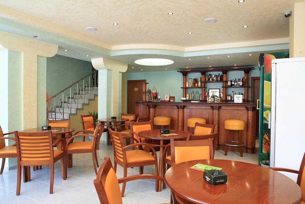 Dreams Family Hotel Nesebar Buitenkant foto