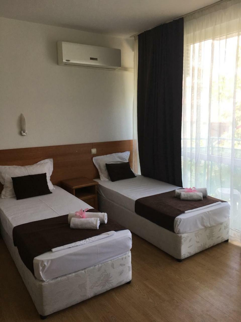 Dreams Family Hotel Nesebar Buitenkant foto